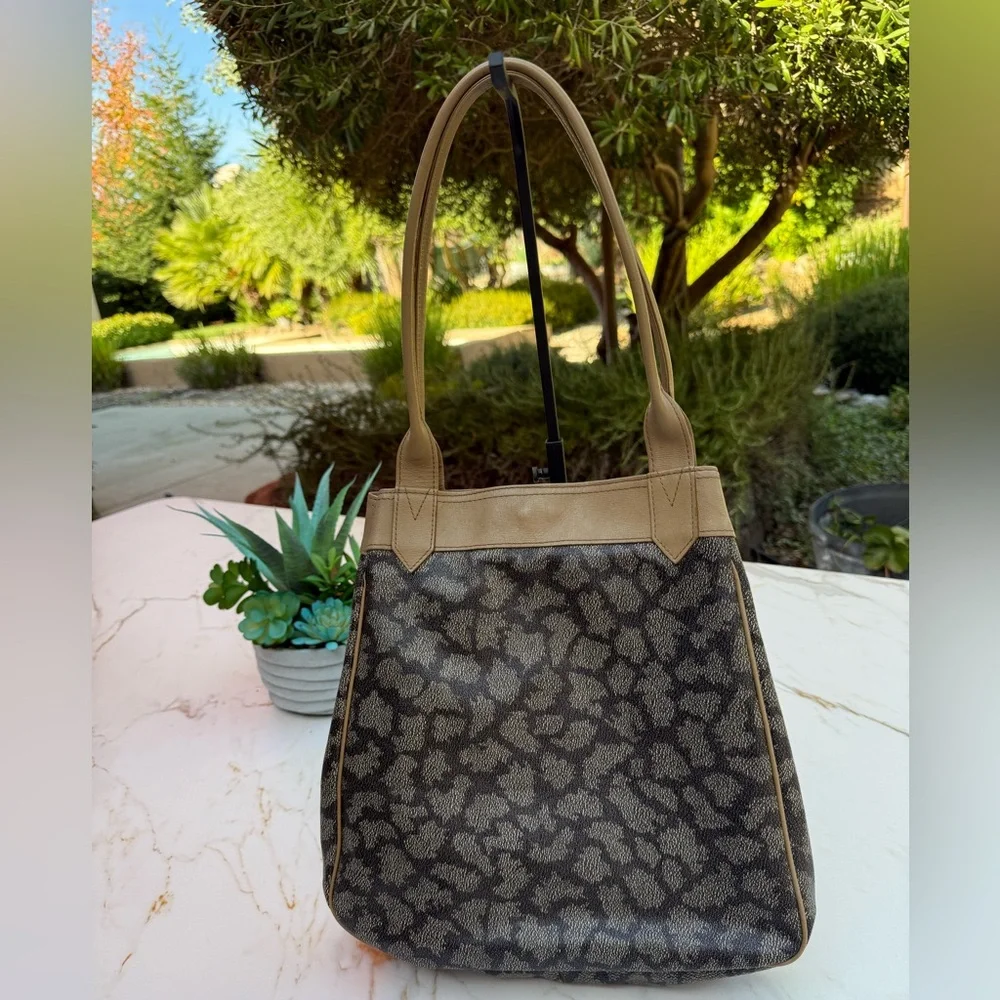 Vintage YSL Tan and Black Giraffe Print Tote Bag - Picture 2 of 9